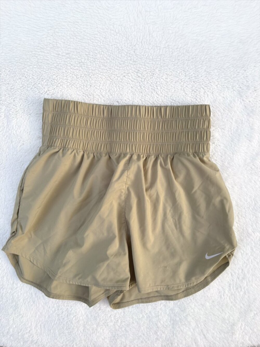 Nike One Dri-FIT Ultra High-Waisted 3" Brief-Lined Shorts Medium Tan Olive - Picture 2 of 8